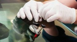 Фото ремонта стекла авто в сервисе &laquo;АвтостеклаПрофи&raquo;