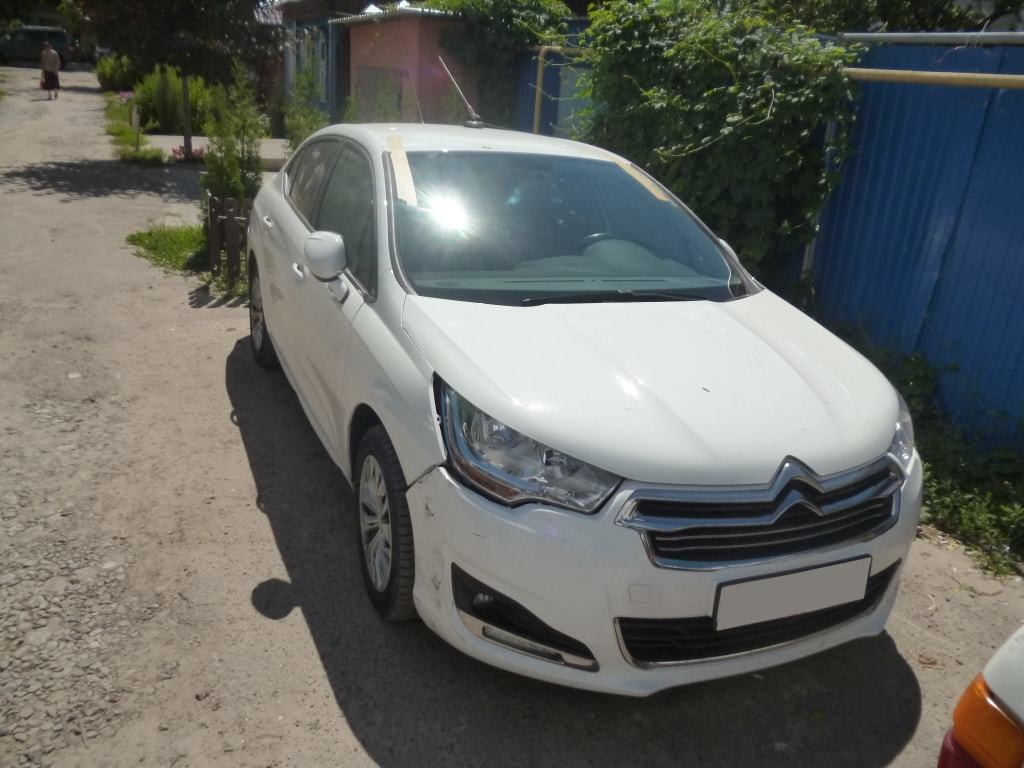 Фото пример замены лобового стекла Citroen